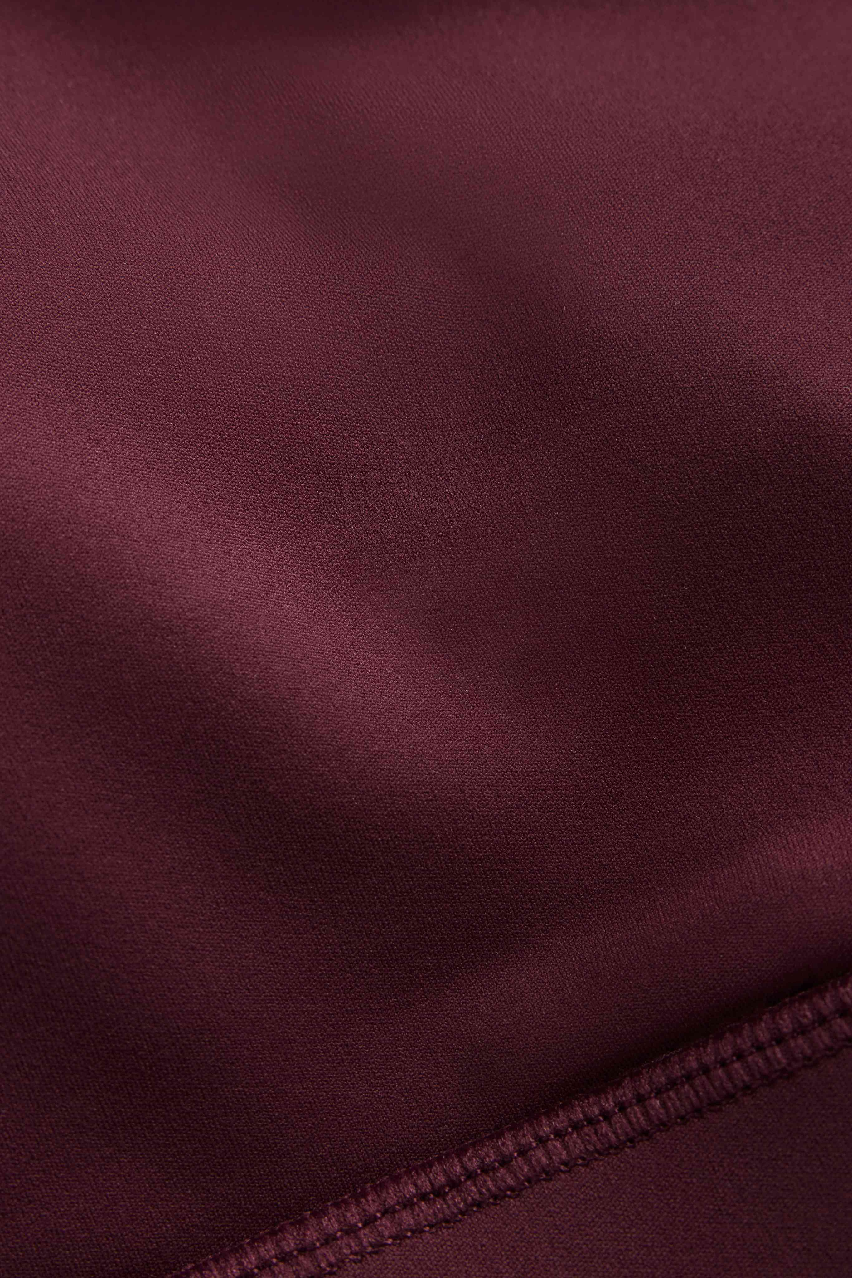 W. Cloudform® Crossback Sports Bra - Midnight Cherry